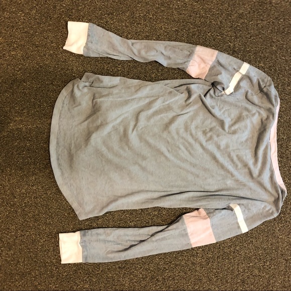 Grey top - Picture 2 of 3